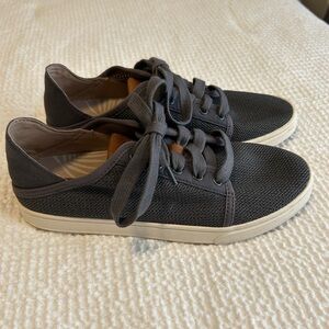 Olukai Pehuea Li Tapa Lace Up Mesh Sneakers Women’s Size 7